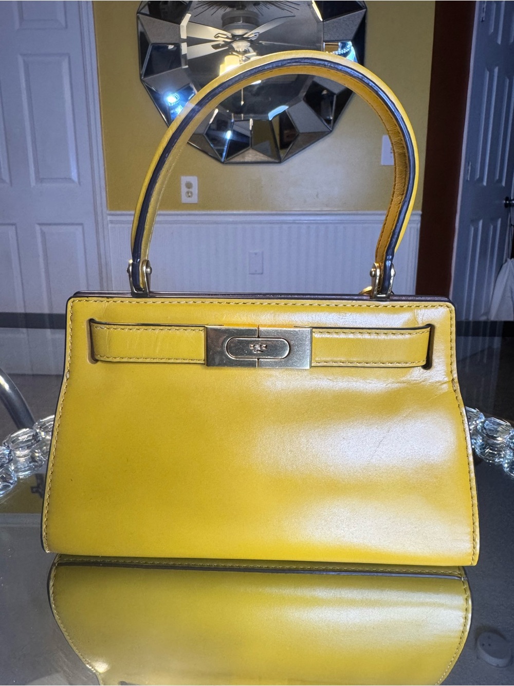 Tory Burch Lee Radziwill small smooth leather bag In Yellow